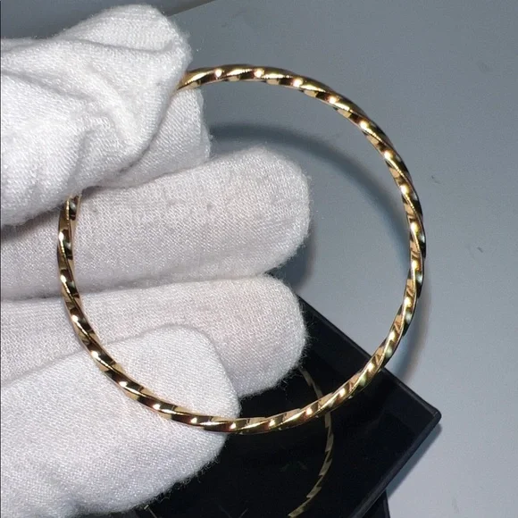 Elegant Gold Hoop Earrings - Picture 8 of 10